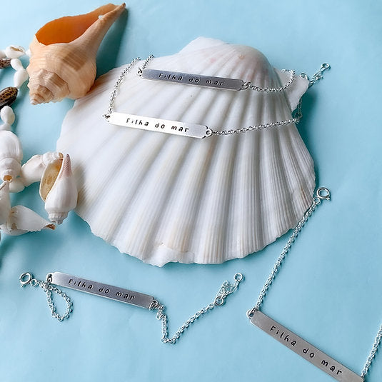 Pulseira Filha do Mar LifeCharm em Plaquinha: Beleza e Serenidade do Oceano