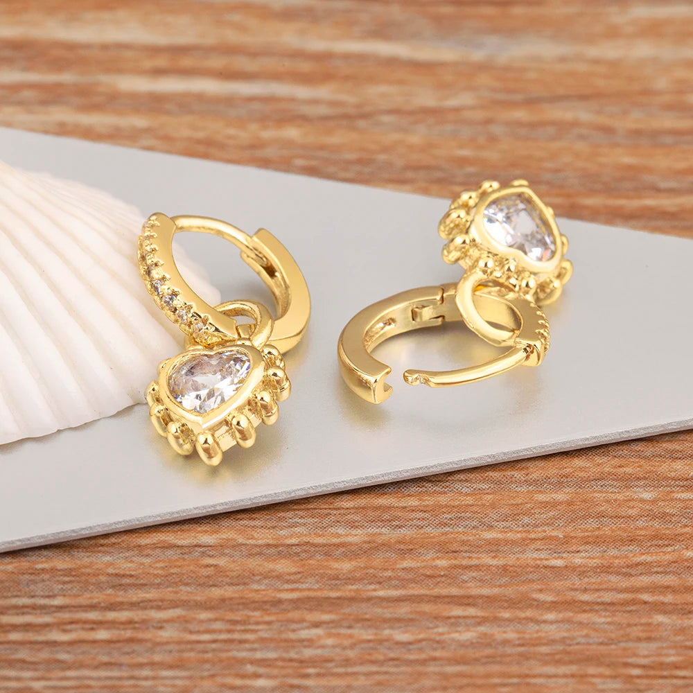 Brinco Love Lumière – Argola com Coração Cravejado