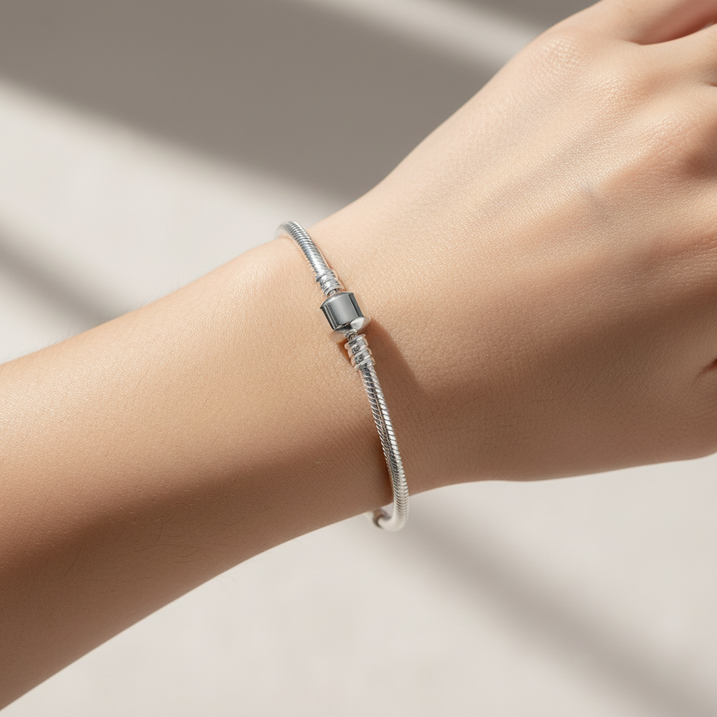 Pulseira para Berloque em Prata 925 com Fecho Tradicional: Versatilidade e Elegância - Life Charm