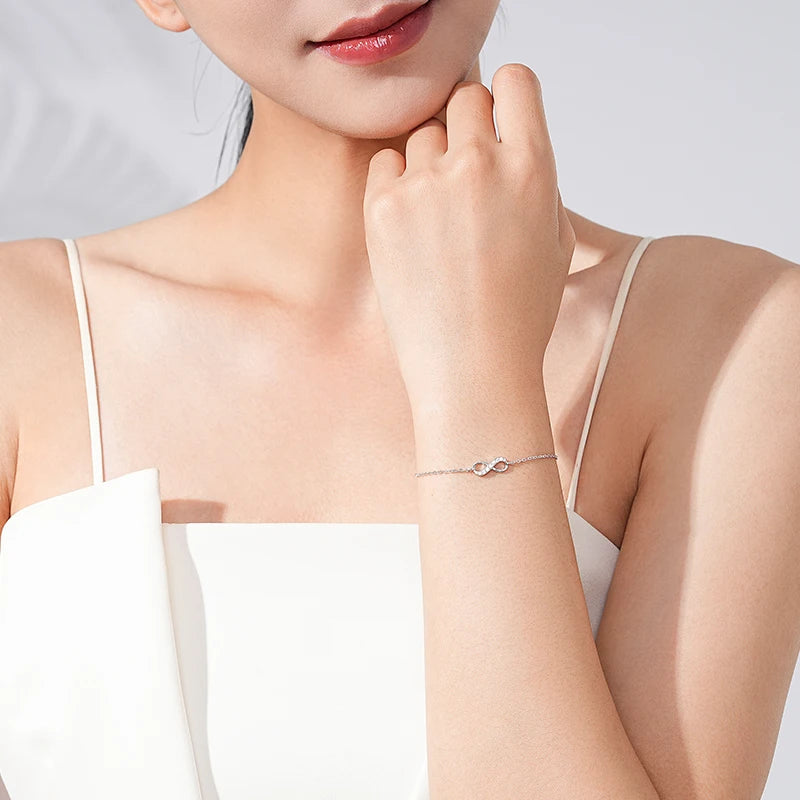 Pulseira Infinito Cravejada em Prata 925
