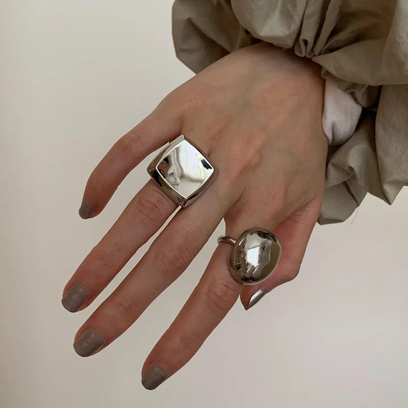 Anel Reflexion – Design Espelhado Escultural