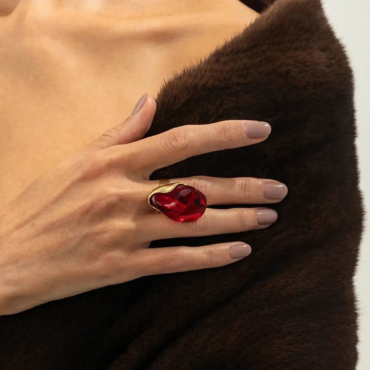 Anel Âmora – Resina Orgânica Dourada