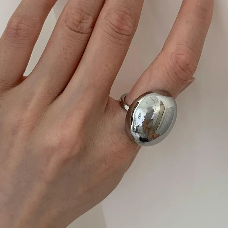 Anel Reflexion – Design Espelhado Escultural