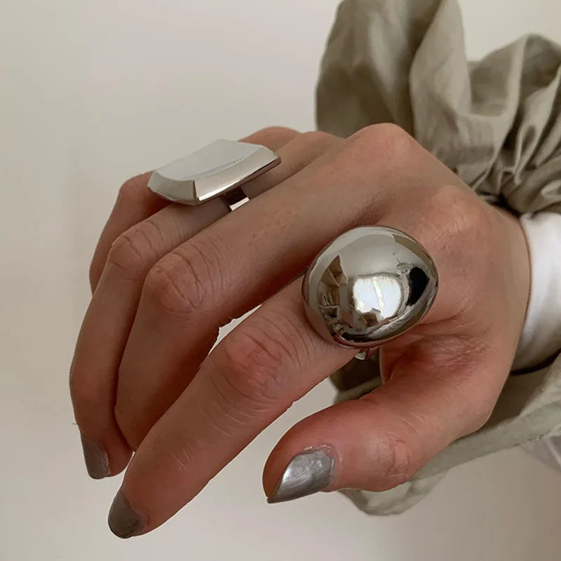 Anel Reflexion – Design Espelhado Escultural