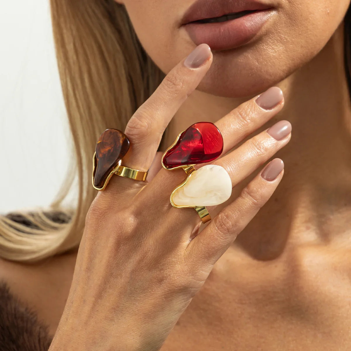 Anel Âmora – Resina Orgânica Dourada