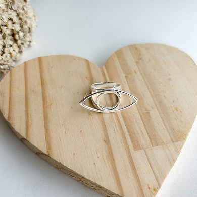 Anel Olho Vazado LifeCharm em Prata 925: Misticismo e Elegância