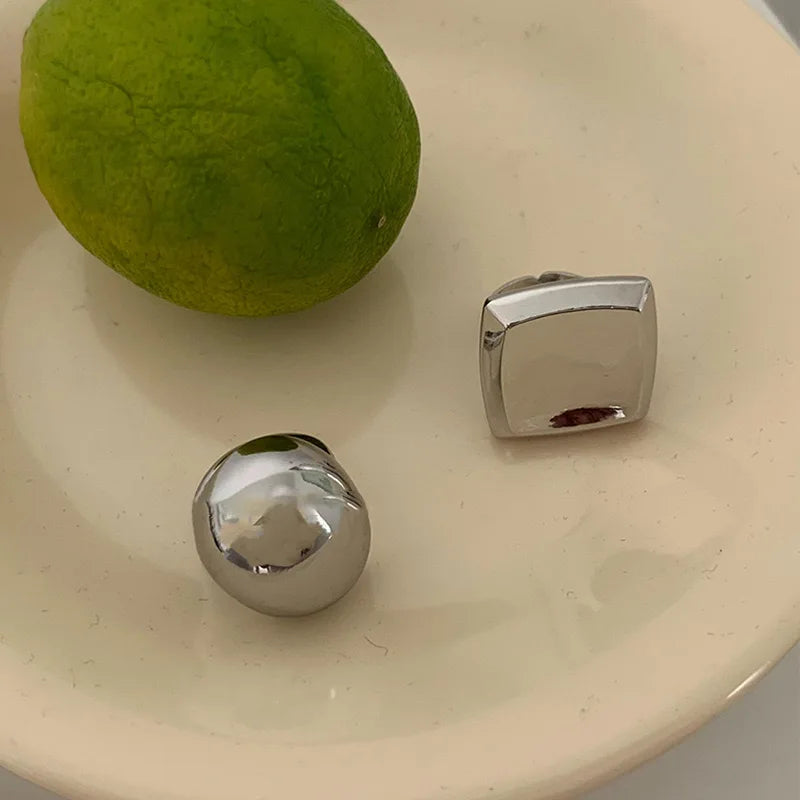 Anel Reflexion – Design Espelhado Escultural