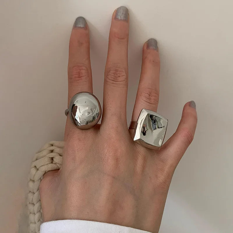 Anel Reflexion – Design Espelhado Escultural