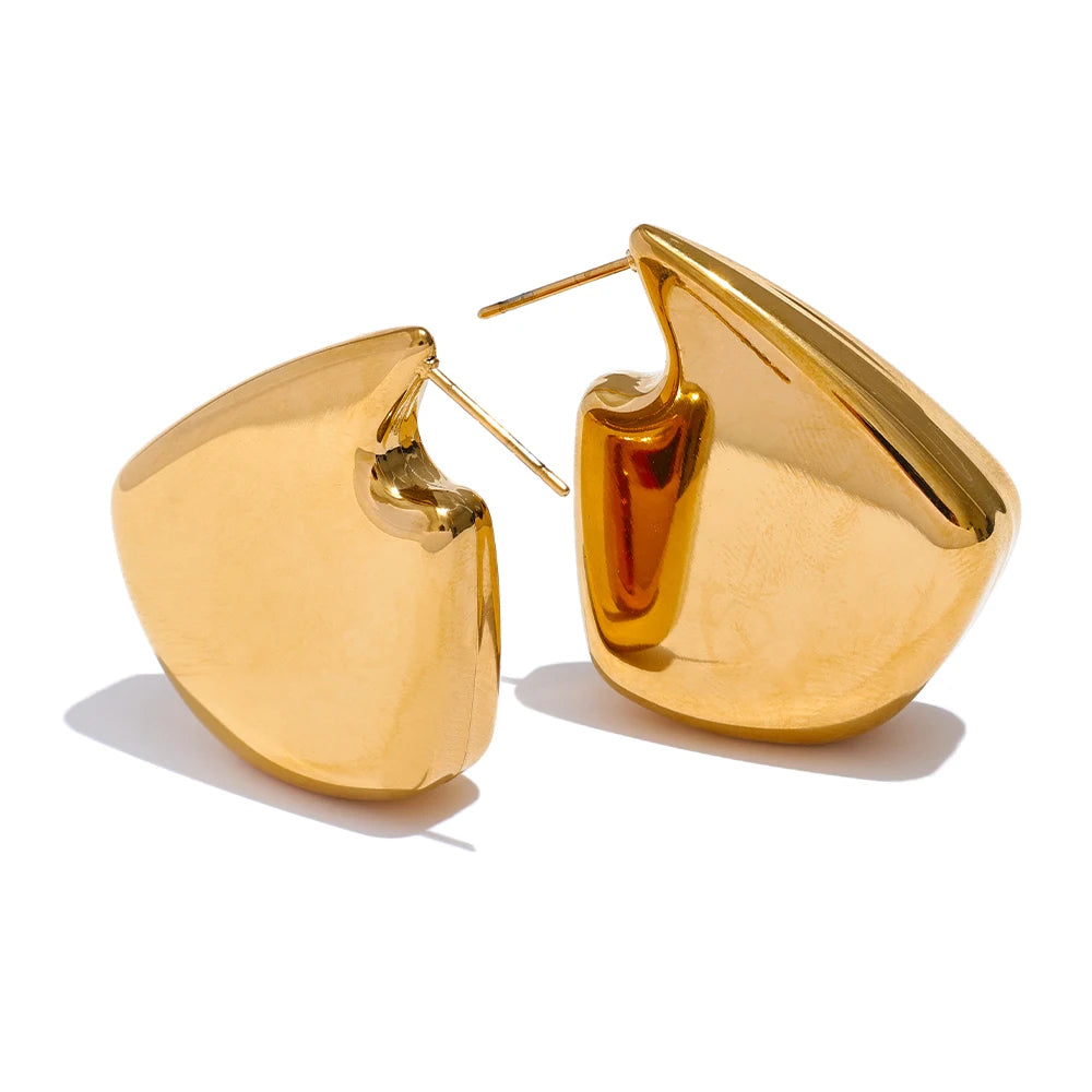 Brinco Aura Esculpida – Design Orgânico Premium