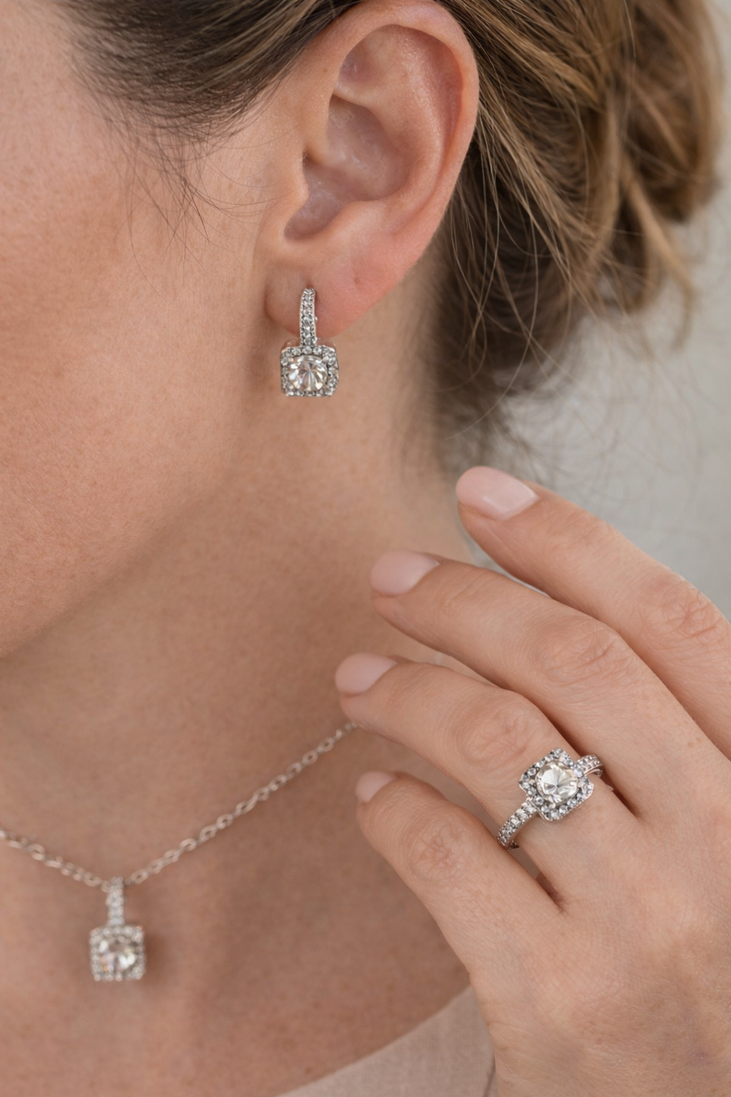 Conjunto Feminino Luxo Cravejado com Zircônias – Royale