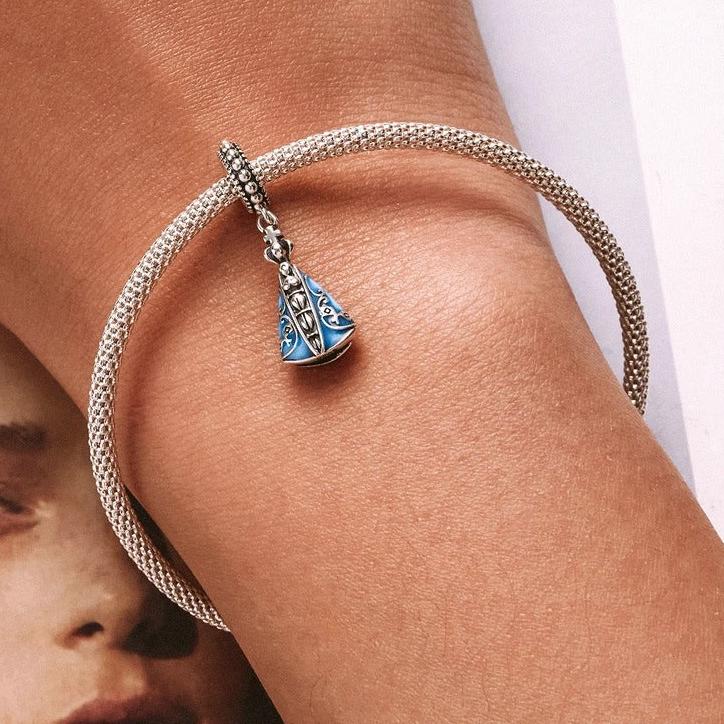 Berloque Nossa Senhora em Prata 925: Fé e Proteção em Cada Detalhe